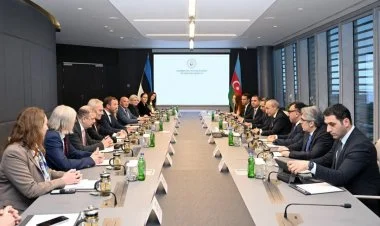 Mikayıl Cabbarov Estoniyanın XİN rəhbəri ilə görüşüb