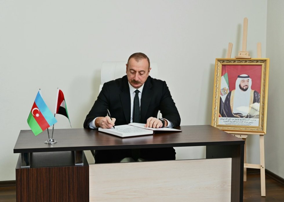 İlham Əliyev BƏƏ-nin səfirliyində başsağlığı verib