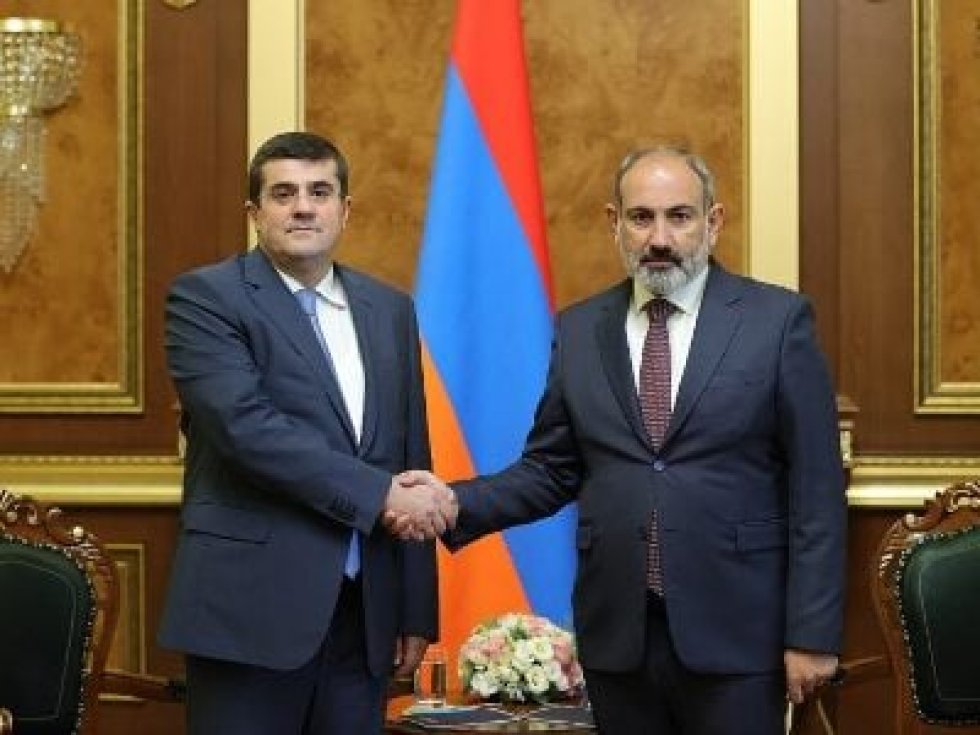 Paşinyan Arayiki qəbul etdi