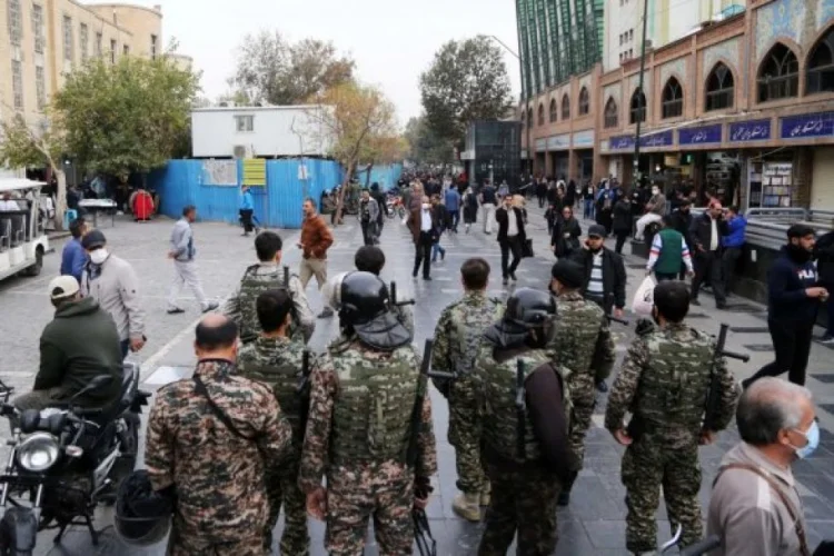 İranda xalq molla rejiminə silahlı müqavimət göstərir