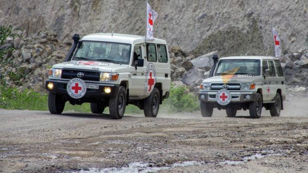 Daha üç erməni xəstə Xankəndidən Ermənistana aparıldı