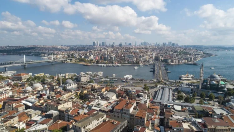 İstanbuldan köç başlayıb
