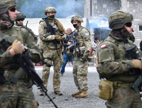 Kosovo xüsusi təyinatlıları serb zabitləriylə toqquşub