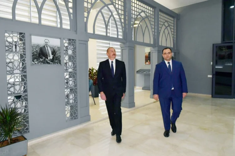 İlham Əliyev Kənd Təsərrüfatı Nazirliyinin binasını açıb