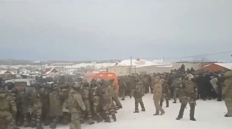 Başqırdıstanı kütləvi etiraz aksiyaları bürüyüb FOTO